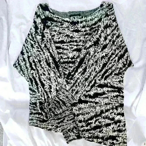✨Like New✨ Express Assymetrical Black and White Striped Sweater, Size XS - Picture 1 of 5